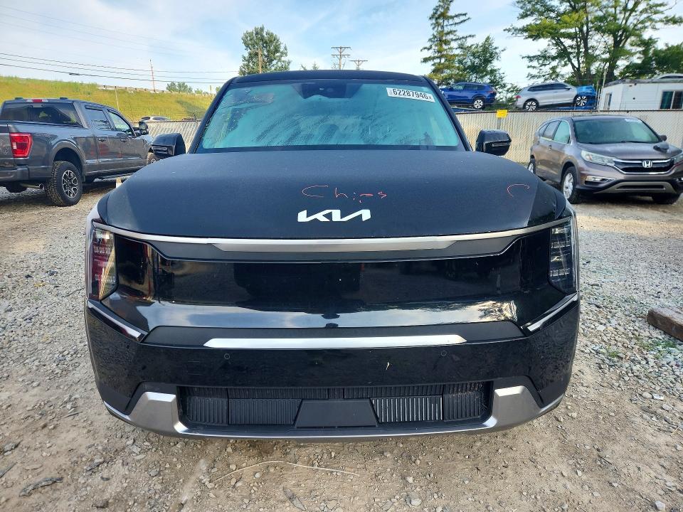 2024 Kia Ev9 VIN KNDAA5S27R6038882 COPART salvage auction — REAR END, Salvage Title, sold $14,500 on 2026-09-02 (photo 5)