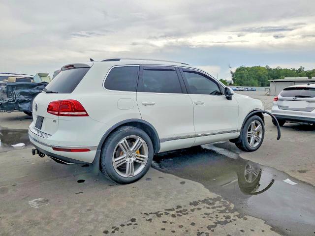2016 Volkswagen Touareg VIN WVGEF9BP0GD011047 COPART salvage auction — FRONT END, Fl - Certificate Of Destruction, sold $15 on 2026-07-29 (photo 3)
