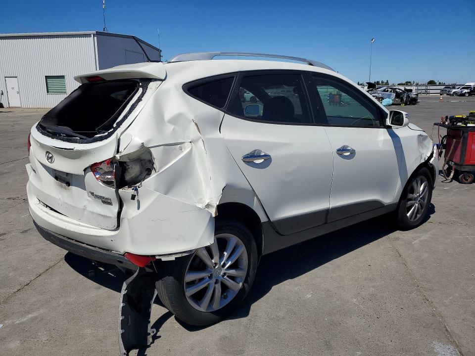 2010 Hyundai Tucson VIN KM8JU3AC5AU085796 COPART salvage auction — REAR END, Ca - Dis/Dlr/Exp Only Clean Title, sold $550 on 2026-07-27 (photo 3)