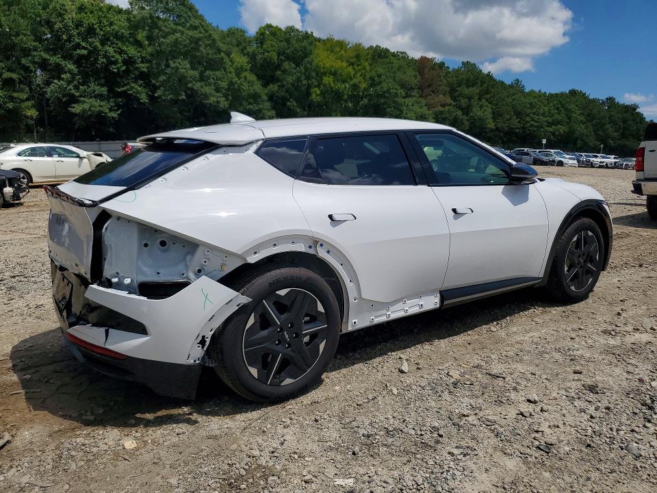 2025 Kia Ev6 VIN 5XYC34JA2SG011856 COPART salvage auction — REAR END, Ga - Cert Of Title-Salvage, sold $16,300 on 2026-08-21 (photo 3)