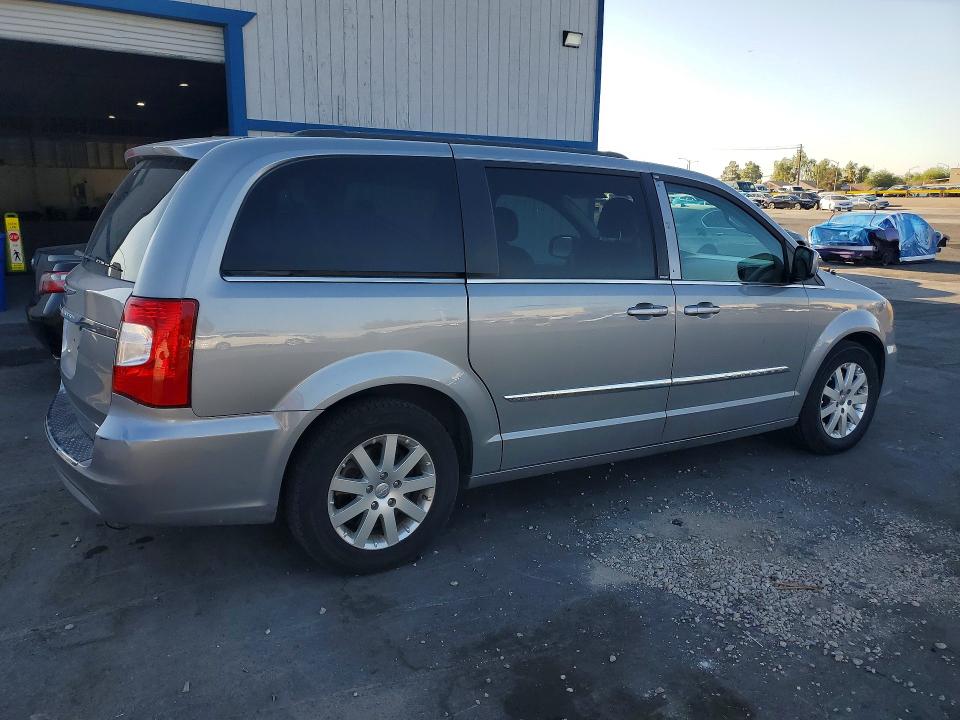 2013 Chrysler Voyager VIN 2C4RC1BGXDR674277 COPART salvage auction — REAR END, Nv - Certificate Of Title, sold $900 on 2026-08-01 (photo 3)