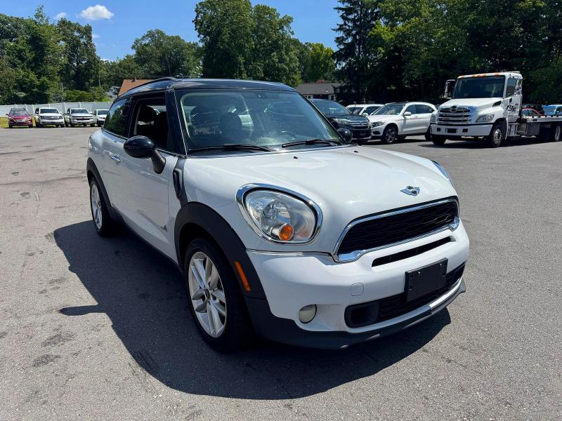2014 Mini Cooper VIN WMWSS7C57EWN71733 COPART salvage auction — MINOR DENT/SCRATCHES, MA - CERTIFICATE OF TITLE, sold $1,850 on 2026-08-07 (photo 4)
