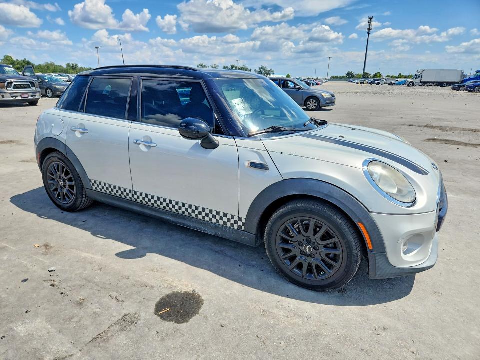 2016 Mini Cooper VIN WMWXU1C57G2D09012 COPART salvage auction — REAR END, Fl - Certificate Of Title, sold $2,750 on 2026-09-03 (photo 4)