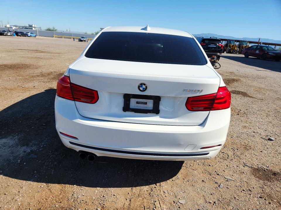 2018 BMW 3er VIN WBA8B9C54JEE81464 COPART salvage auction — WATER/FLOOD, AZ - CERT OF TITLE - SALVAGE, sold $3,550 on 2026-08-21 (photo 6)