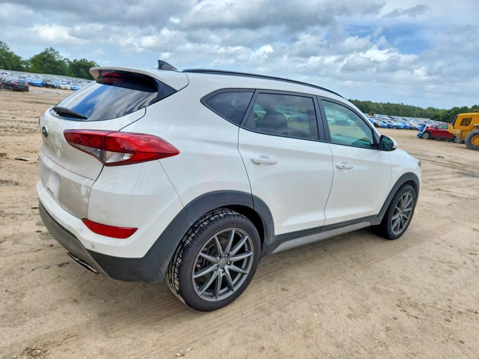 2018 Hyundai Tucson VIN KM8J33A23JU806255 COPART salvage auction — MINOR DENT/SCRATCHES, Tx - Certificate Of Title, sold $90 on 2026-07-24 (photo 3)