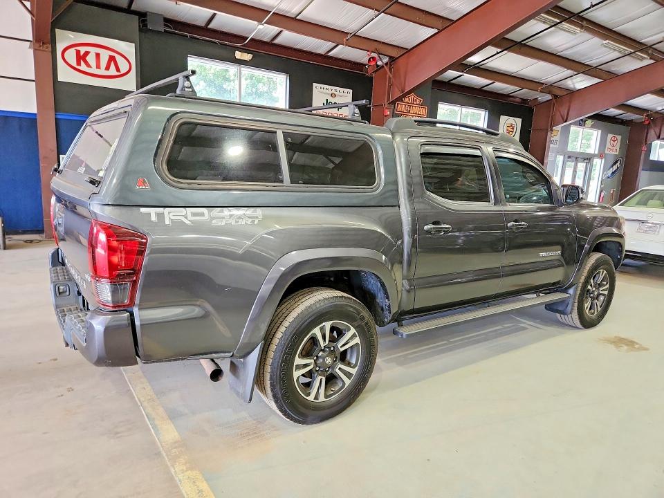 2019 Toyota Tacoma VIN 3TMCZ5AN3KM195943 COPART salvage auction — MINOR DENT/SCRATCHES, Ct - Clean Title, sold $17,200 on 2026-07-30 (photo 3)