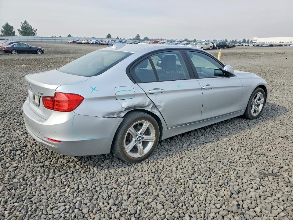 2015 BMW 3er VIN WBA3B5C57FF962505 COPART salvage auction — REAR END, WA - BILL OF SALE, sold $375 on 2026-07-29 (photo 3)