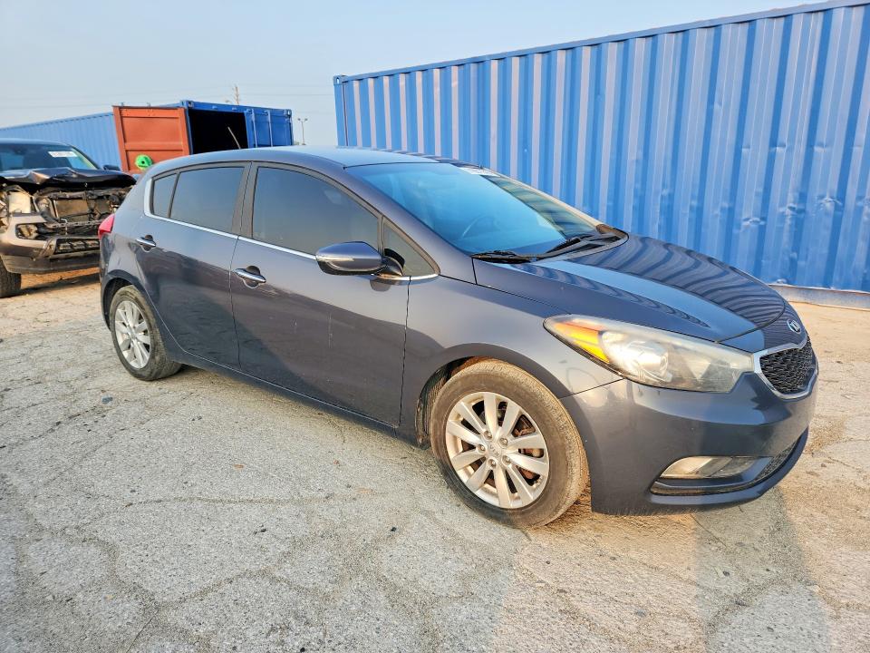 2015 Kia Forte VIN KNAFX5A83F5295031 COPART salvage auction — NORMAL WEAR, In - Certificate Of Title, sold $500 on 2026-07-31 (photo 4)