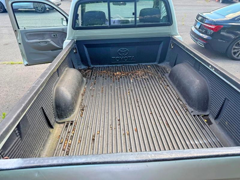 2001 Toyota Tacoma VIN 5TEPM62N812782466 COPART salvage auction — MINOR DENT/SCRATCHES, Ct - Certificate Of Title (P), sold $2,350 on 2026-07-09 (photo 6)