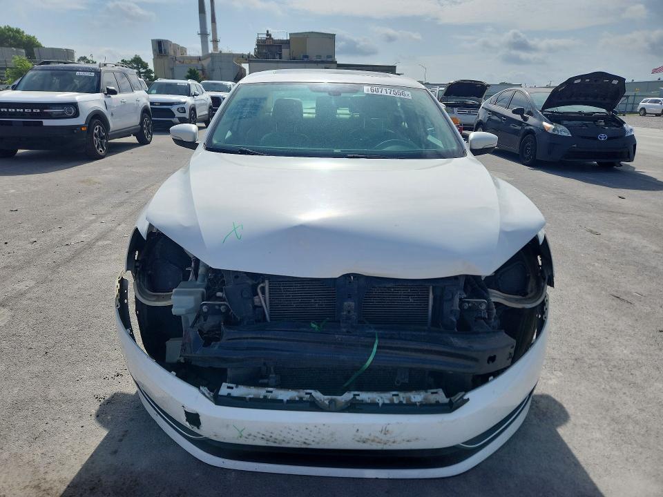 2015 Volkswagen Passat VIN 1VWCV7A39FC070133 COPART salvage auction — FRONT END, Salvage Title, sold $1,750 on 2026-08-05 (photo 5)
