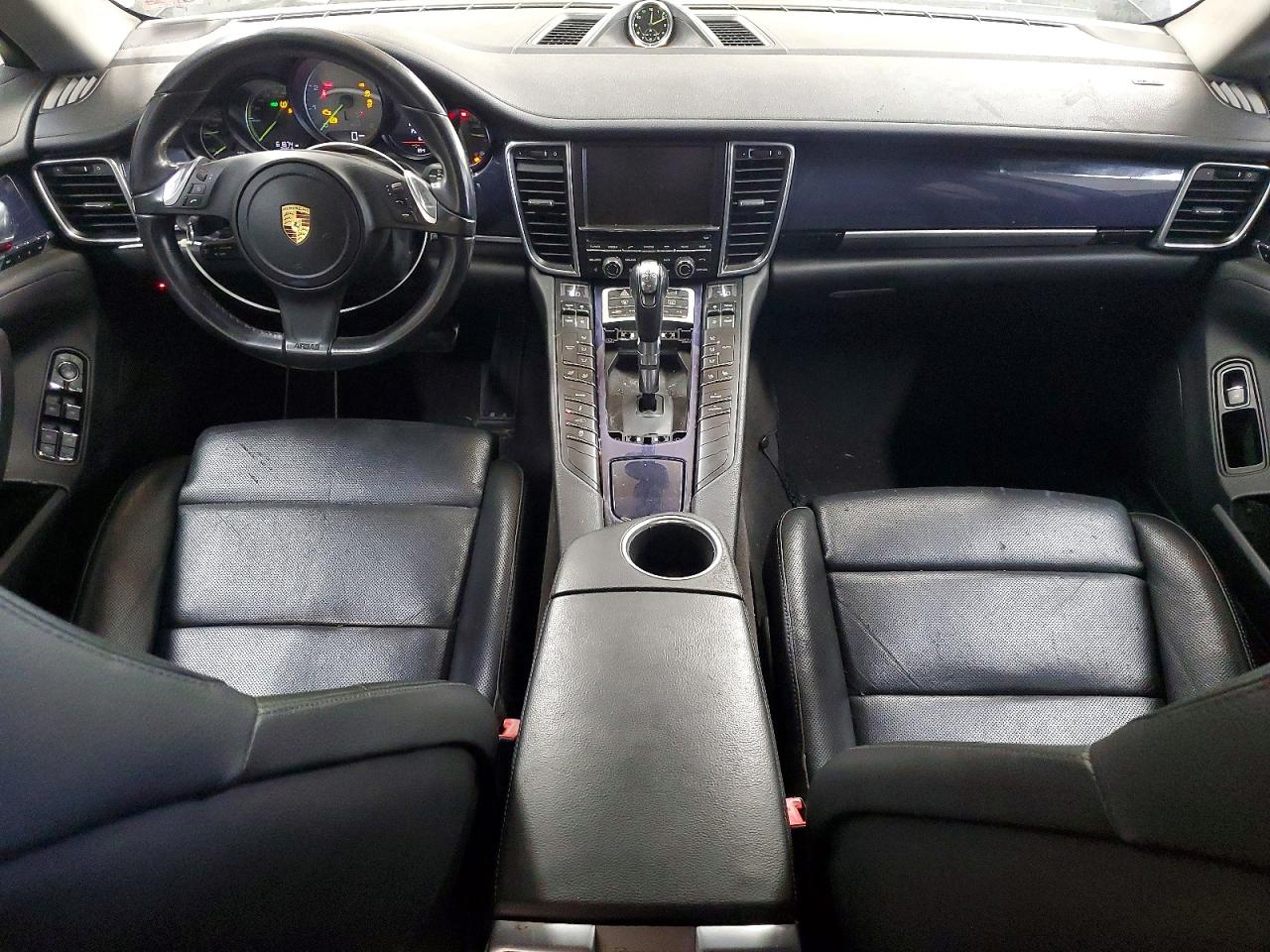 2016 Porsche Panamera VIN WP0AD2A77GL040584 COPART salvage auction — Frame Damage, NC - DLR ONLY-CLEAN/OVER 25% DAMAGE, sold $9,900 on 2026-09-02 (photo 8)