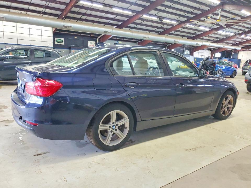 2014 BMW 3er VIN WBA3A5G51ENP27146 COPART salvage auction — MINOR DENT/SCRATCHES, Fl - Certificate Of Title (P), sold $1,900 on 2026-07-09 (photo 3)