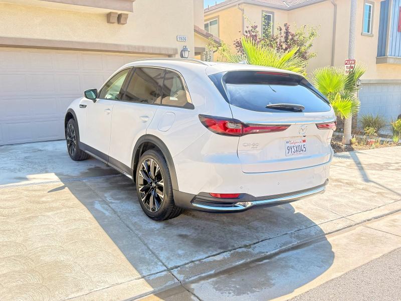 2024 Mazda Cx-90 VIN JM3KKEHA8R1181974 COPART salvage auction — NORMAL WEAR, CA - DIS/DLR/EXP ONLY CLEAN TITLE (P), sold $18,700 on 2026-07-29 (photo 3)