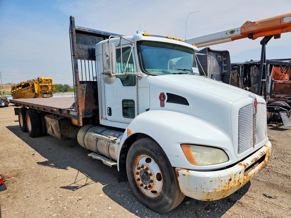 2009 Kenworth T300 VIN 2NKHLN9XX9M243577 COPART salvage auction — MINOR DENT/SCRATCHES, ID - CERTIFICATE OF TITLE (P), sold $5,800 on 2026-08-31 (photo 4)