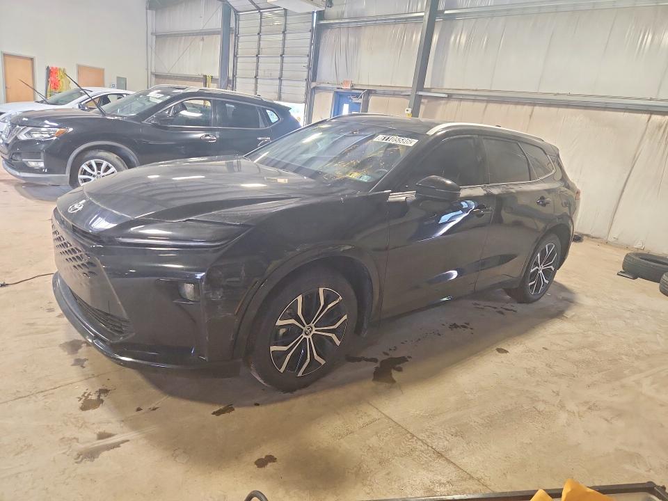 2025 Toyota Crown VIN JTDACAAJ4S3021153 — COPART salvage auction photo