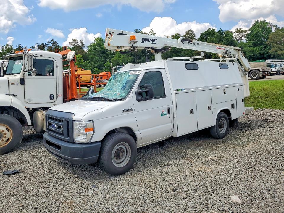 2019 Ford Econoline VIN 1FDWE3FS9KDC72754 — COPART salvage auction photo