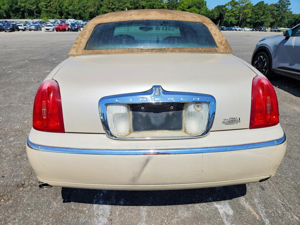 2000 Lincoln TOWN CAR VIN 1LNHM83W7YY765303 COPART salvage auction — MINOR DENT/SCRATCHES, AL - CERTIFICATE OF TITLE (P), sold $225 on 2026-07-29 (photo 6)