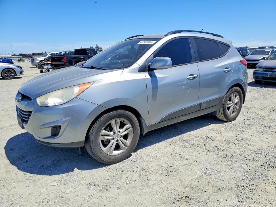 2011 Hyundai Tucson VIN KM8JU3AC7BU193659 COPART salvage auction — SIDE, CA - DIS/DLR/EXP ONLY CLEAN TITLE, sold $3,273 on 2026-07-09 (photo 1)