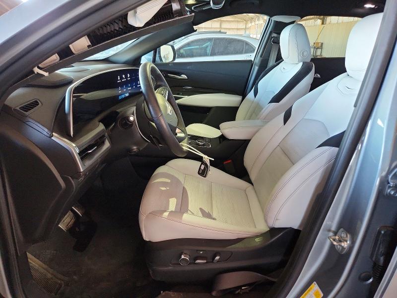 2024 Cadillac Xt4 VIN 1GYFZER4XRF215652 COPART salvage auction — REAR END, Az - Cert Of Title - Salvage, sold $10,500 on 2026-08-11 (photo 7)