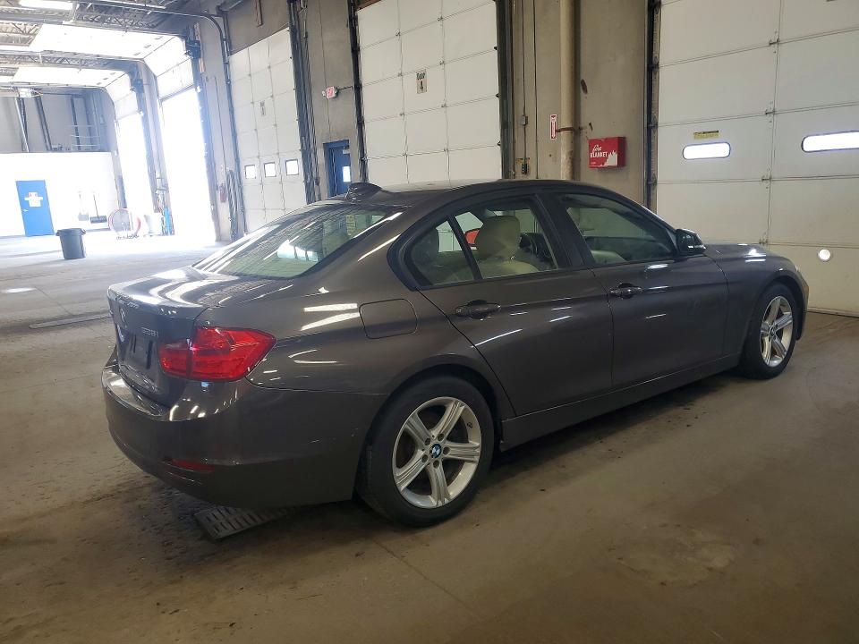 2013 BMW 3er VIN WBA3B5C56DF590894 COPART salvage auction — MECHANICAL, Salvage Title, sold $525 on 2026-07-21 (photo 3)