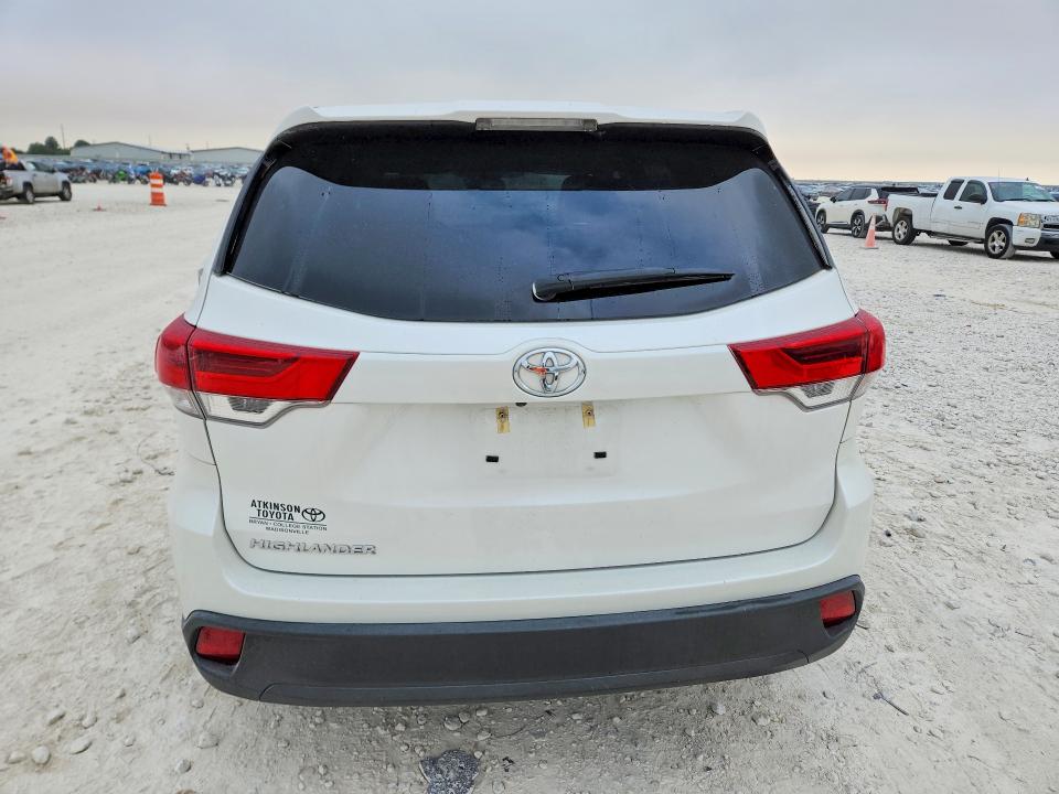 2018 Toyota Highlander VIN 5TDZZRFH6JS266720 COPART salvage auction — SIDE, TX - SALVAGE VEHICLE TITLE, sold $7,100 on 2026-07-23 (photo 6)