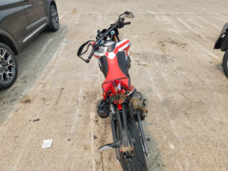2026 Ducati Hypermotard VIN ZDMBAU8T8TB000997 COPART salvage auction — ROLLOVER, Salvage Title, sold $3,450 on 2026-07-30 (photo 6)
