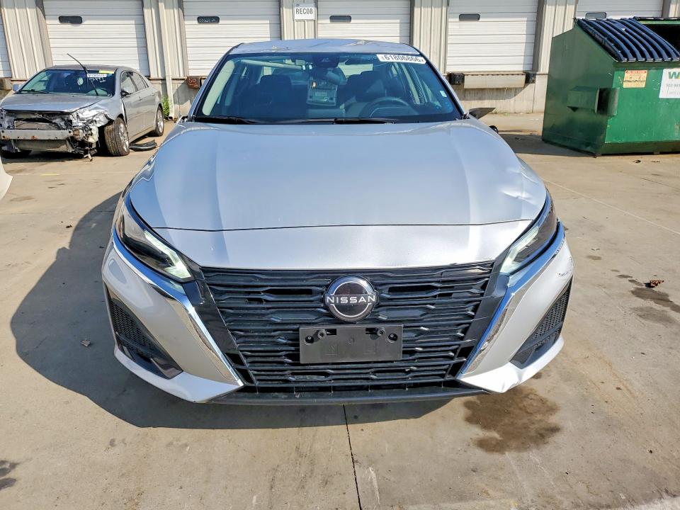 2025 Nissan Altima VIN 1N4BL4DV7SN386716 COPART salvage auction — ROOF, Fl - Cert Of Title Slvg Rebuildable, sold $7,600 on 2026-07-30 (photo 5)