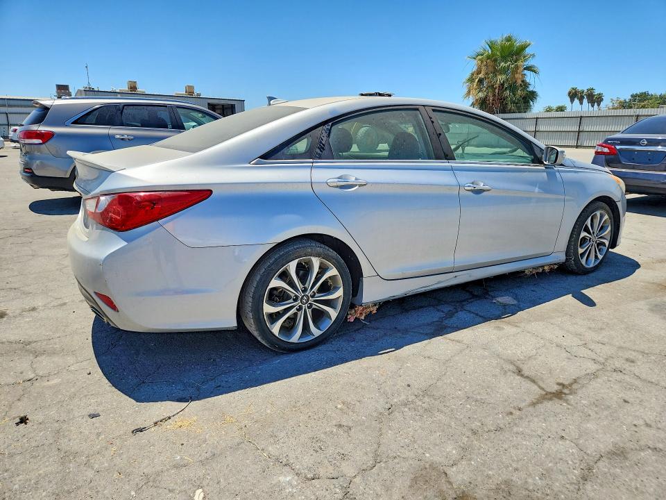 2014 Hyundai Sonata VIN 5NPEC4AC9EH833481 COPART salvage auction — SIDE, CA - DIS/DLR/EXP ONLY CLEAN TITLE, sold $350 on 2026-07-31 (photo 3)