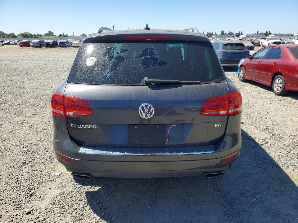 2011 Volkswagen Touareg VIN WVGFF9BP5BD004592 COPART salvage auction — FRONT END, Ca - Salvage Certificate, sold $1,400 on 2026-08-11 (photo 6)