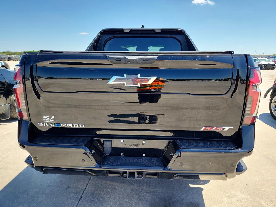 2024 Chevrolet Silverado VIN 1GC40ZEL8RU301579 COPART salvage auction — SIDE, Tx - Salvage Vehicle Title (P), sold $32,000 on 2026-07-30 (photo 6)