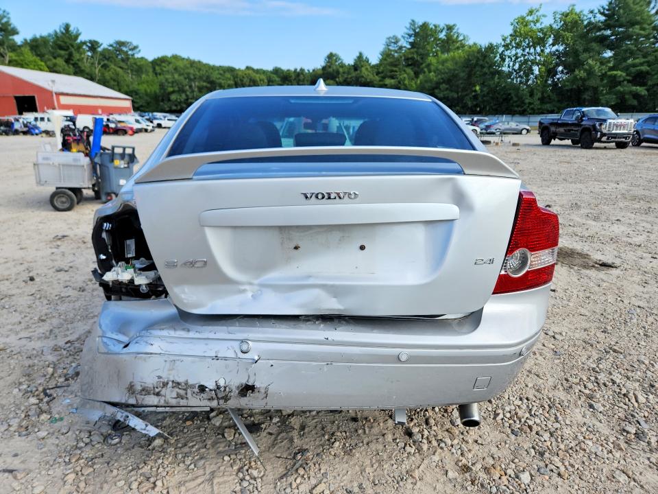 2007 Volvo S40 VIN YV1MS382172302568 COPART salvage auction — REAR END, MA - CERT OF TITLE-RECONSTRCTD COLL, sold $450 on 2026-08-06 (photo 6)