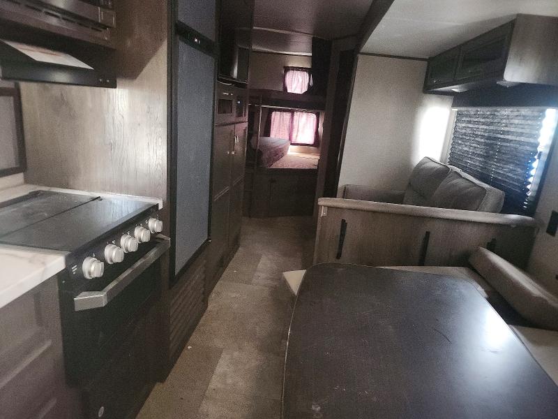 2020 Jayco Jay flight VIN 1UJBJ0BR6L75D0241 COPART salvage auction — HAIL, CO - CERTIFICATE OF TITLE, sold $9,700 on 2026-09-01 (photo 6)