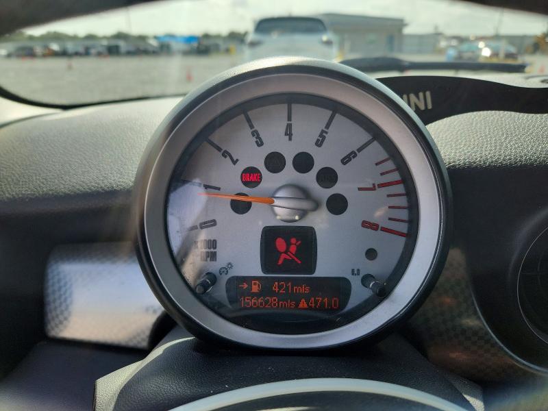 2007 Mini Cooper VIN WMWMF73527TL85003 COPART salvage auction — MINOR DENT/SCRATCHES, FL - CERT OF TITLE SLVG REBUILDABLE, sold $475 on 2026-07-31 (photo 9)