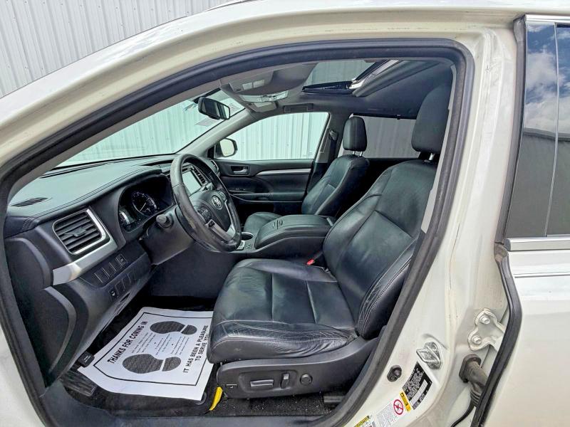 2014 Toyota Highlander VIN 5TDJKRFH4ES016030 COPART salvage auction — MINOR DENT/SCRATCHES, Il - Certificate Of Title (P), sold $5,600 on 2026-07-09 (photo 5)