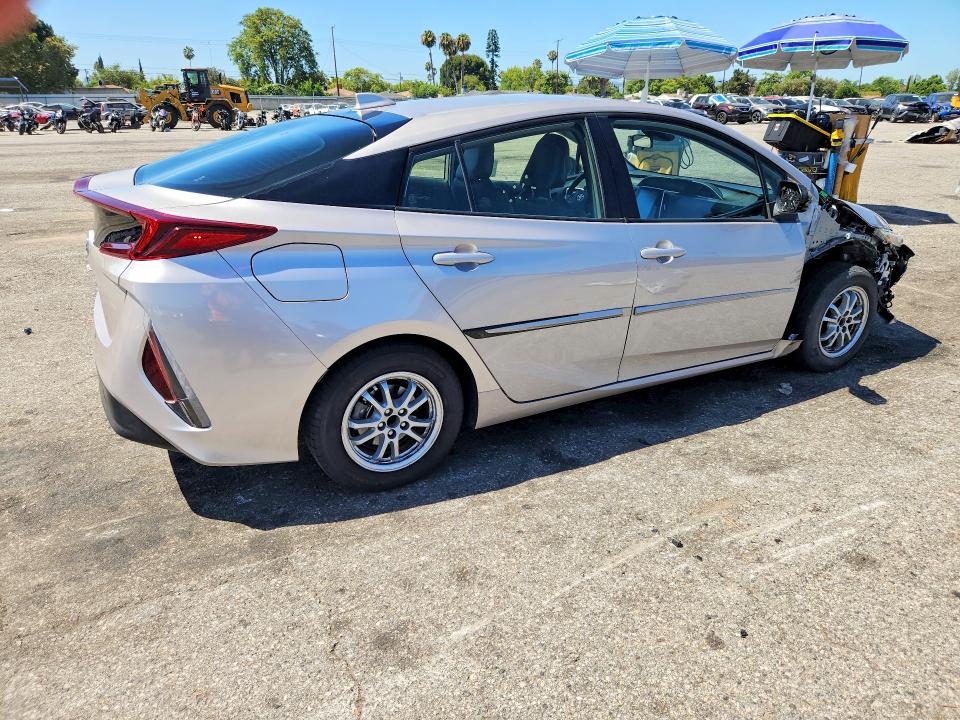 2021 Toyota Prius VIN JTDKAMFPXM3190072 COPART salvage auction — FRONT END, CA - SALVAGE CERTIFICATE, sold $4,500 on 2026-07-28 (photo 3)