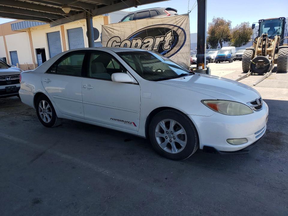 2004 Toyota Camry VIN JTDBE30K240261164 COPART salvage auction — SIDE, CA - DIS/DLR/EXP ONLY CLEAN TITLE, sold $500 on 2026-07-23 (photo 4)