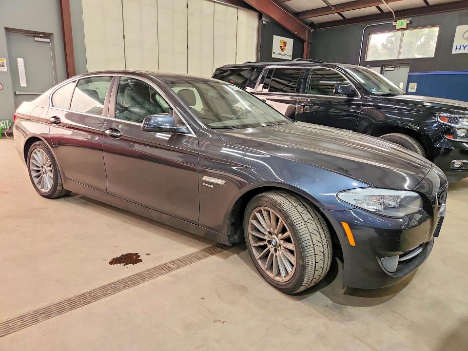 2013 BMW 5 series VIN WBAFU7C51DDU75294 COPART salvage auction — MINOR DENT/SCRATCHES, CT - CERTIFICATE OF TITLE, sold $725 on 2026-07-28 (photo 4)