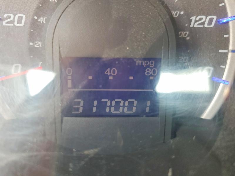 2012 Honda Fit VIN JHMGE8H32CS005575 COPART salvage auction — MINOR DENT/SCRATCHES, VA - CERTIFICATE OF TITLE, sold $225 on 2026-07-28 (photo 9)