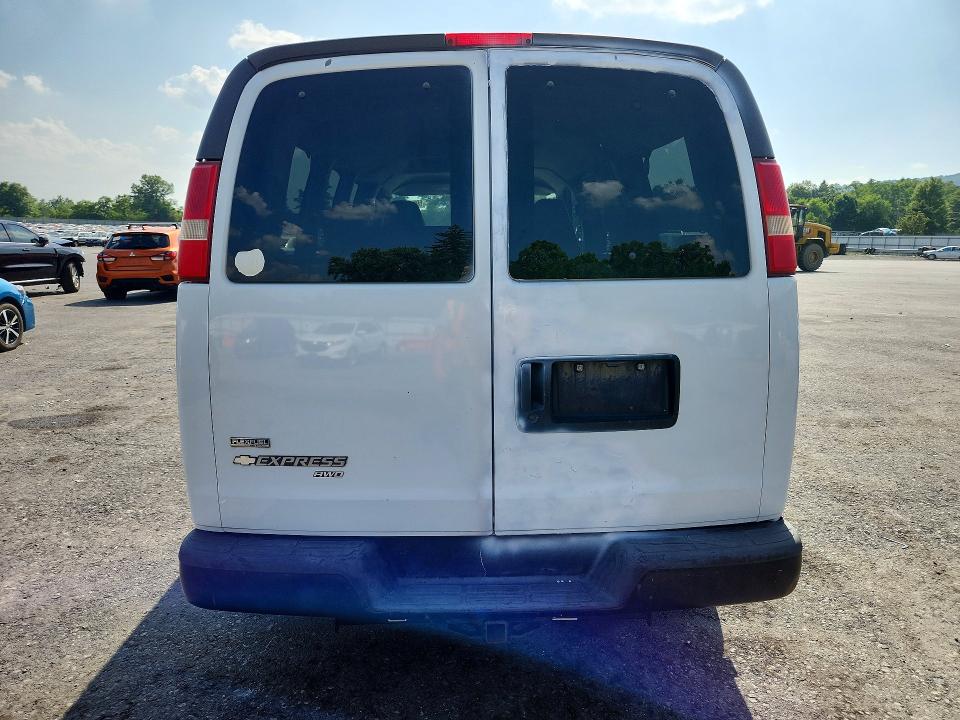 2007 Chevrolet Express 1500 VIN 1GNFH15Z571213439 COPART salvage auction — MINOR DENT/SCRATCHES, Pa - Cert Of Title, sold $3,500 on 2026-07-07 (photo 6)