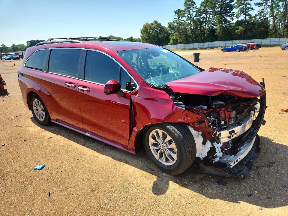 2022 Toyota Sienna VIN 5TDYRKEC8NS130667 COPART salvage auction — FRONT END, Tx - Salvage Vehicle Title, sold $7,800 on 2026-07-27 (photo 4)