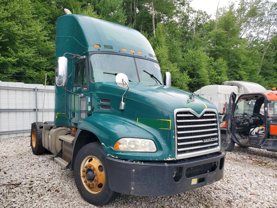 2017 Mack Cxu612 VIN 1M1AW01X9HM009539 COPART salvage auction — MECHANICAL, OK - CERTIFICATE OF TITLE (P), sold $1,100 on 2026-08-26 (photo 4)