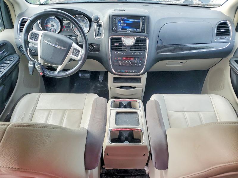 2016 Chrysler Voyager VIN 2C4RC1BG8GR260855 COPART salvage auction — MINOR DENT/SCRATCHES, Oh - Certificate Of Title, sold $1,150 on 2026-07-31 (photo 8)