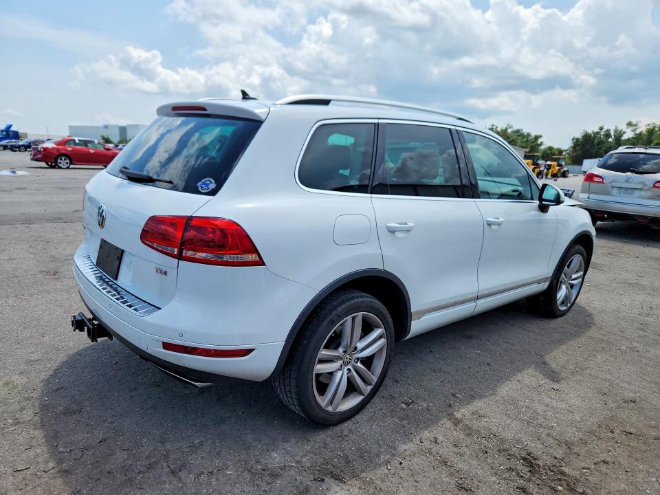 2013 Volkswagen Touareg VIN WVGEP9BP3DD004411 COPART salvage auction — FRONT END, Fl - Cert Of Title Slvg Rebuildable, sold $2,300 on 2026-08-17 (photo 3)