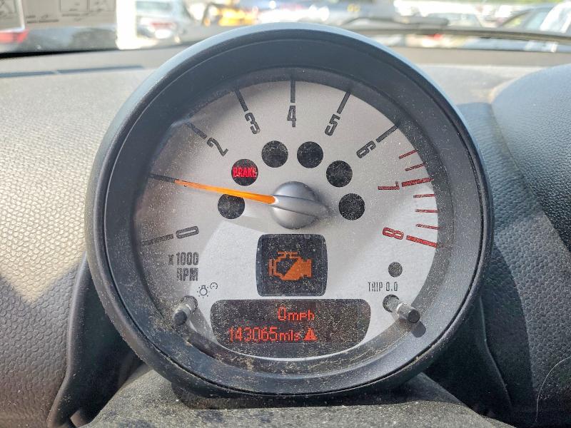 2014 Mini Cooper VIN WMWZC5C58EWM18729 COPART salvage auction — MINOR DENT/SCRATCHES, Pa - Cert Of Title, sold $375 on 2026-08-07 (photo 9)
