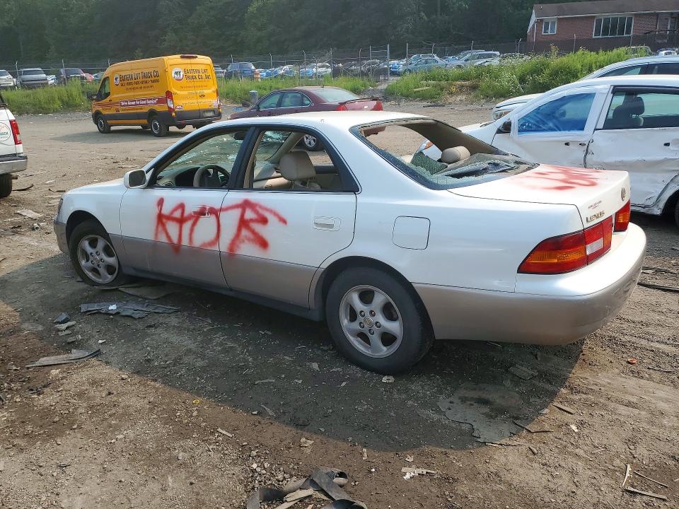 1997 Lexus Es 300 VIN JT8BF22G2V5007098 COPART salvage auction — VANDALISM, Md - Cert Of Salvage > 75% Damage, sold $125 on 2026-07-28 (photo 2)