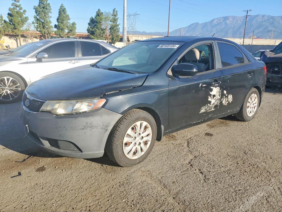 2012 Kia Forte VIN KNAFU4A23C5607083 COPART salvage auction — MINOR DENT/SCRATCHES, Ca - Cert Of Title-Salvaged, sold $325 on 2026-07-14 (photo 1)
