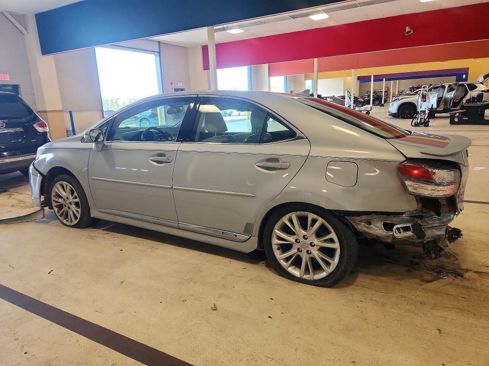 2010 Lexus Hs 250h VIN JTHBB1BA3A2026109 COPART salvage auction — SIDE, CT - CERT OF TITLE-SALVAGE, sold $475 on 2026-07-14 (photo 2)