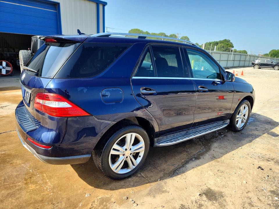 2015 Mercedes-benz Ml-class VIN 4JGDA5JB0FA443114 COPART salvage auction — MINOR DENT/SCRATCHES, Tn - Certificate Of Title (P), sold $6,200 on 2026-07-28 (photo 3)