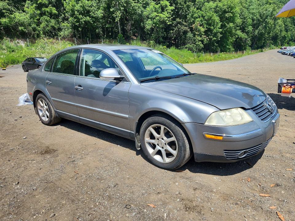 2004 Volkswagen Passat VIN WVWPD63B44E296586 COPART salvage auction — REAR END, NY - MV-907A SALVAGE CERTIFICATE, sold $350 on 2026-07-28 (photo 4)