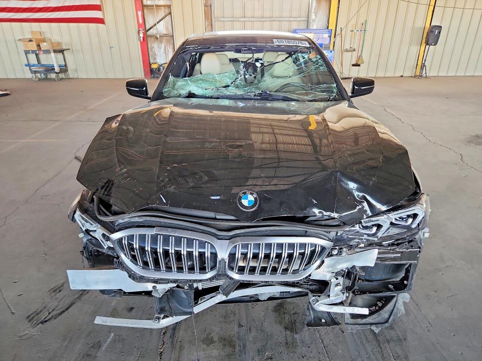 2025 BMW 3er VIN 3MW89CW05S8F36322 COPART salvage auction — FRONT END, Salvage Title, sold $14,900 on 2026-08-31 (photo 5)